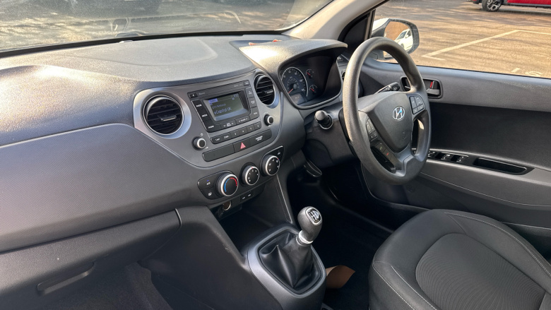 Hyundai i10 1.0 SE 5dr Petrol Hatchback